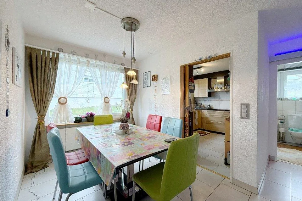 Helle 4.5-Zimmer-Wohnung mit Balkon und Sitzplatz