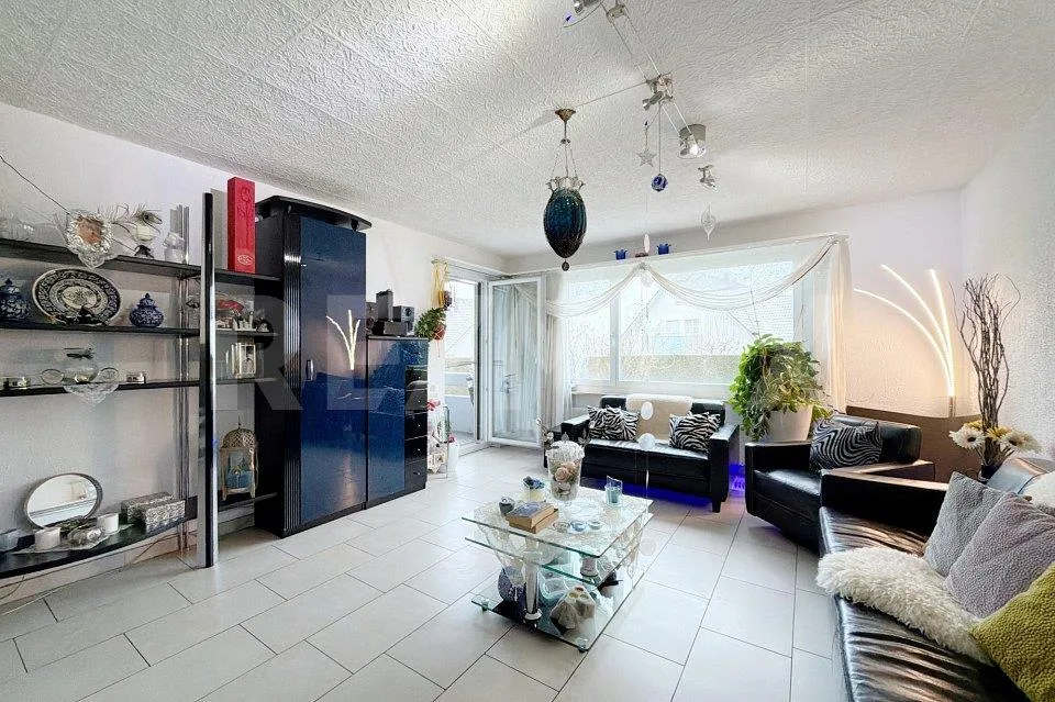 Helle 4.5-Zimmer-Wohnung mit Balkon und Sitzplatz