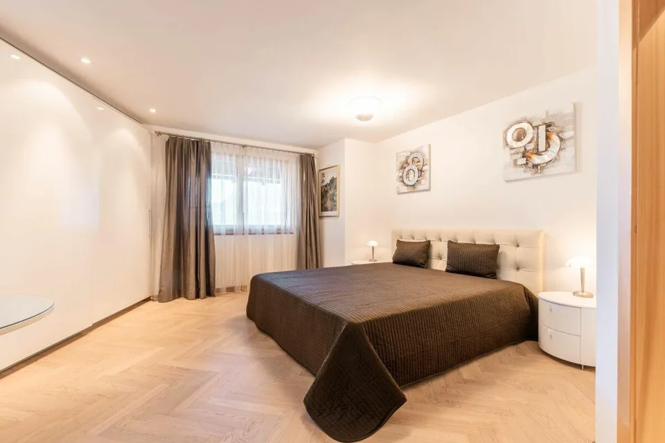Beautiful 3 Bedroom Apartment with Boat Mooring and Lake View, Chalet Brienzersee – photo 23 of 30