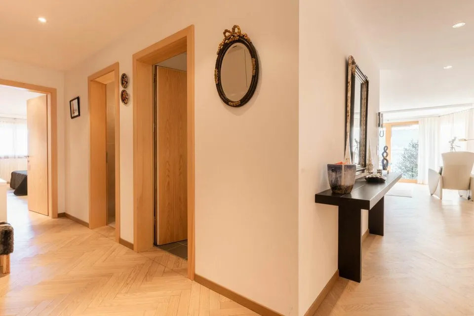 Beautiful 3 Bedroom Apartment with Boat Mooring and Lake View, Chalet Brienzersee – photo 6 of 30