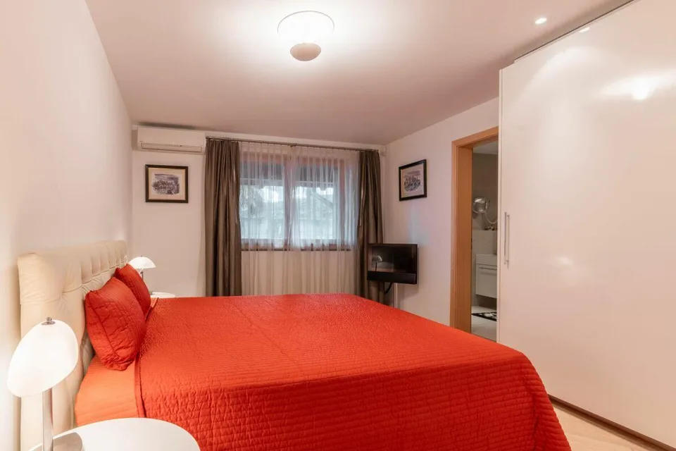 Beautiful 3 Bedroom Apartment with Boat Mooring and Lake View, Chalet Brienzersee – photo 25 of 30