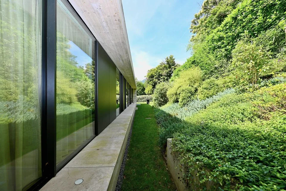Villa Moderna di Lusso – Pace, Privacy ed Eleganza Contemporanea – foto 24 di 25