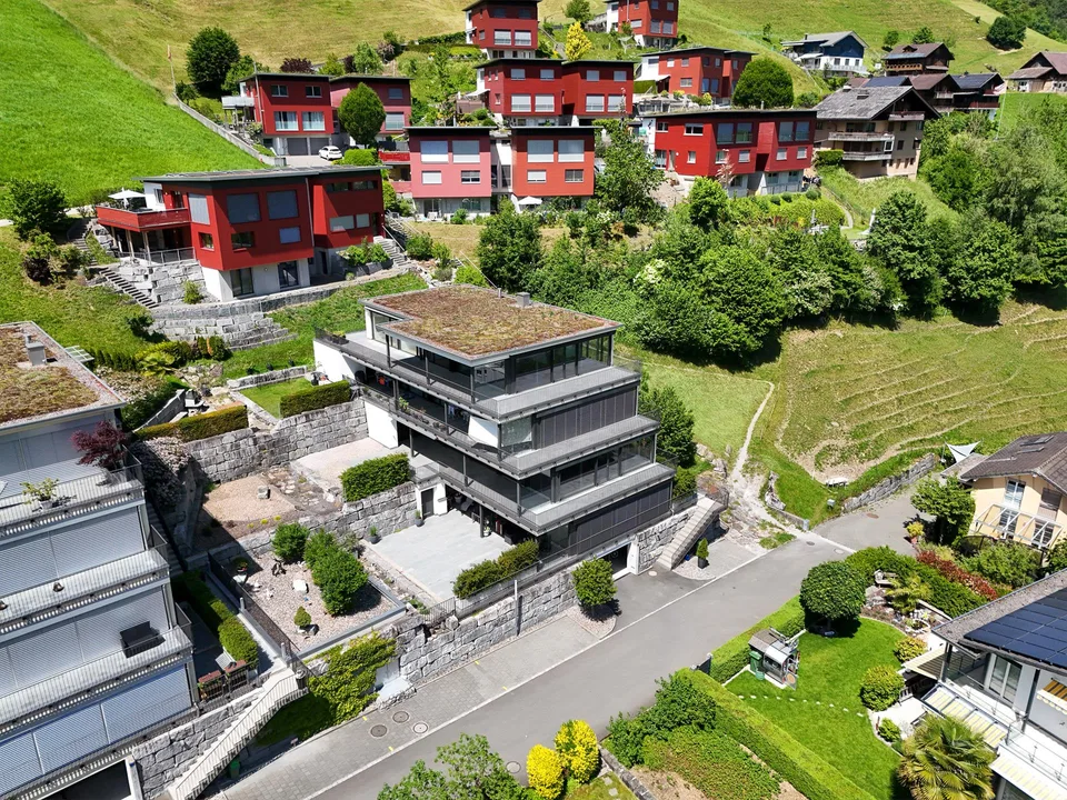 Appartamento di giardino 5,5 locali con vista sulle montagne di Nidwalden