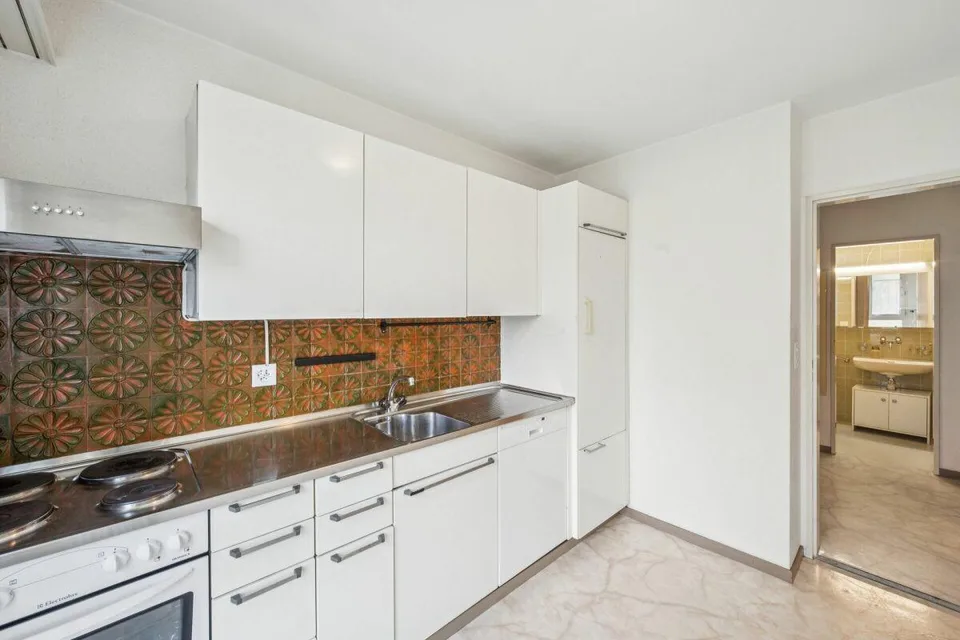 Helle 3-Zimmer-Wohnung mit grossem Wohnbereich und Balkon in Reinach