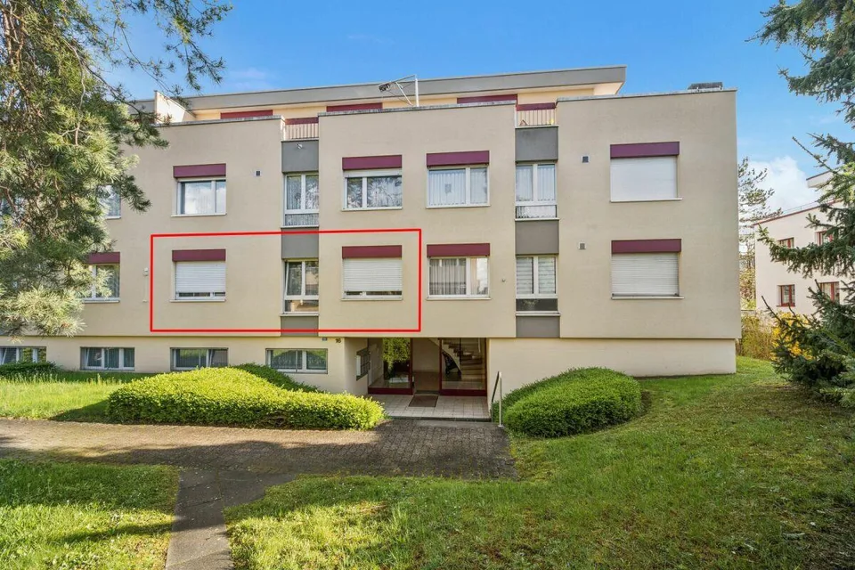 Helle 3-Zimmer-Wohnung mit grossem Wohnbereich und Balkon in Reinach