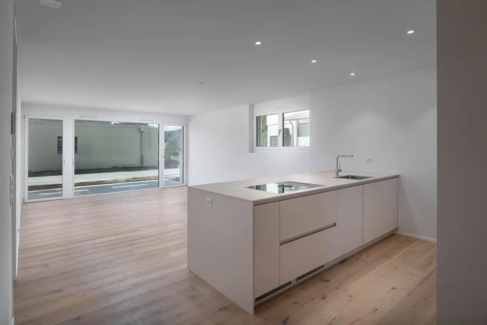 2.5-Zi.-Gartenwohnung (F1), Neubau mit Sitzplatz in Wald ZH