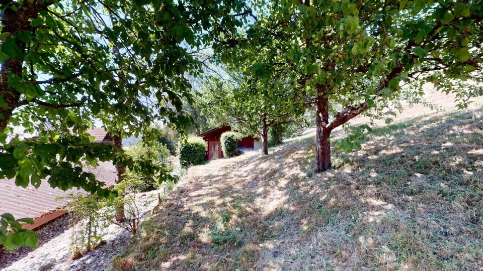 Maison de ferme idyllique dans un endroit calme avec deux appartements et une tiny house