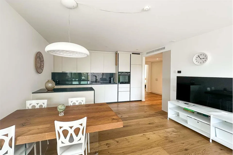 Modernes 3,5-Zimmer-Wohnung mit großem Terrassenbereich