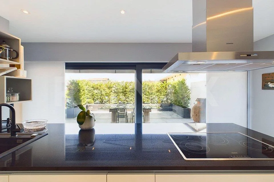 Moderna casa unifamiliare con giardino anche per vacanze
