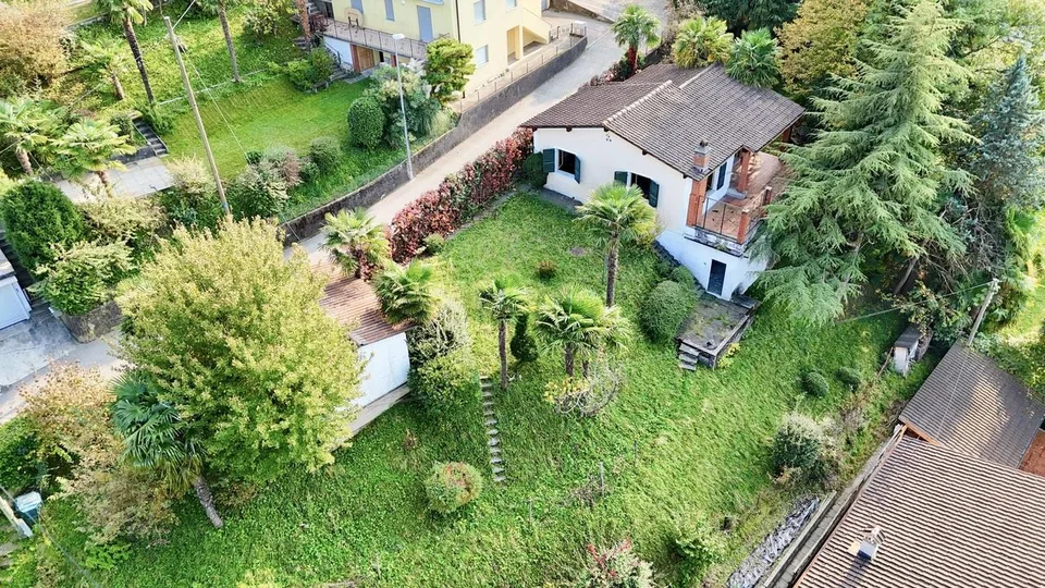 Proprietà con Terreno Edificabile e Casetta da Ristrutturare