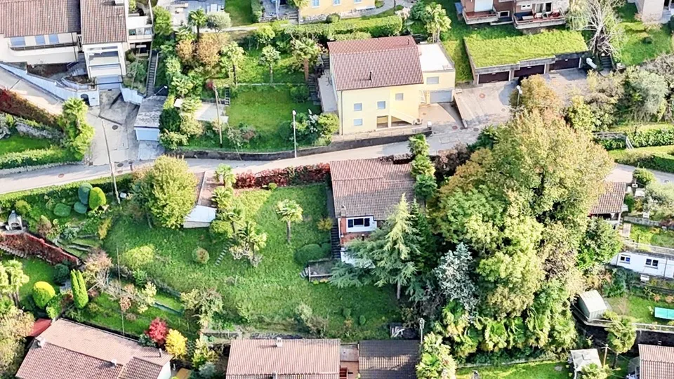 Proprietà con Terreno Edificabile e Casetta da Ristrutturare