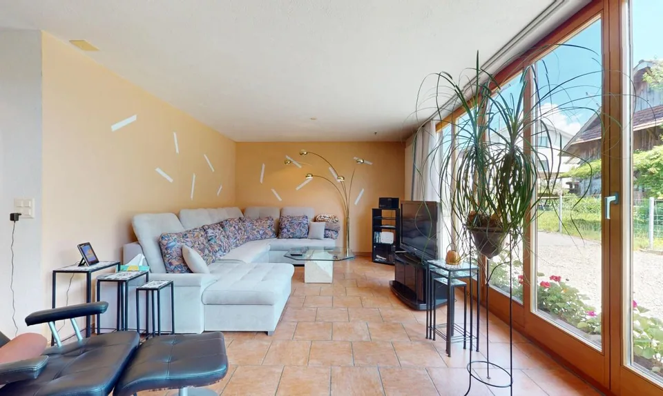 Casa familiare con grande terreno e opzioni di ampliamento – foto 8 di 21