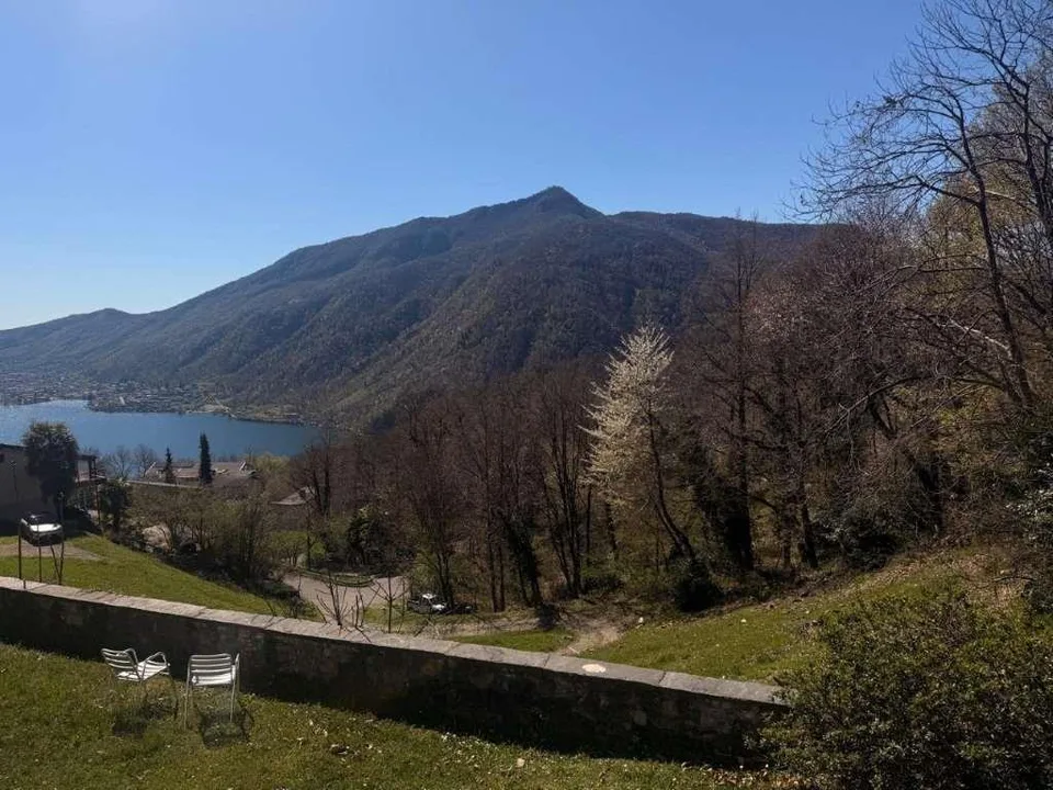 Belle maison avec vue sur le lac et grand terrain