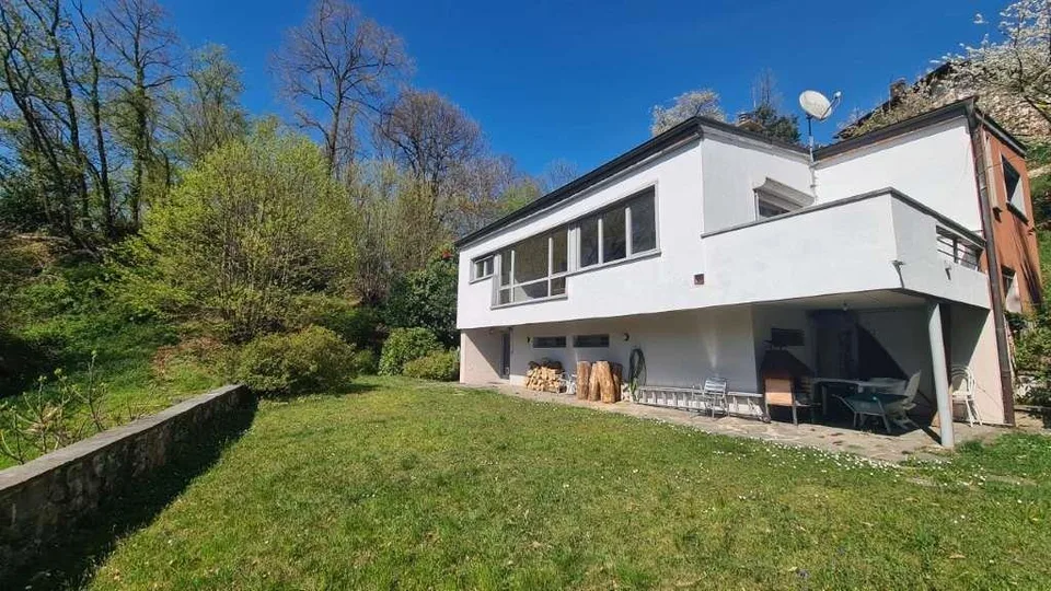Belle maison avec vue sur le lac et grand terrain