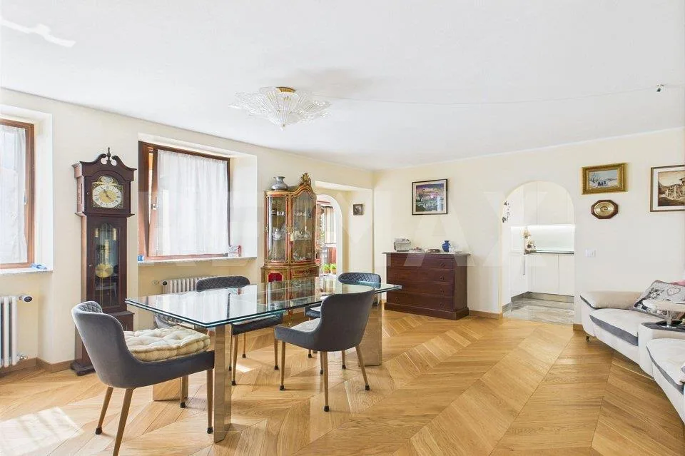 Casa rinnovata con posto auto