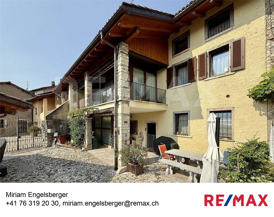 Casa rinnovata con posto auto