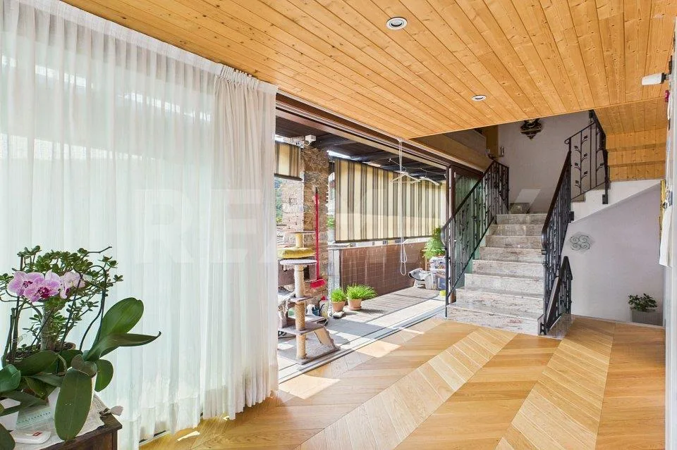 Casa rinnovata con posto auto