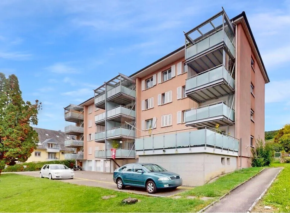 Grosszügige 6.5 Zi-Wohnung auf eigener ganzer Etage!