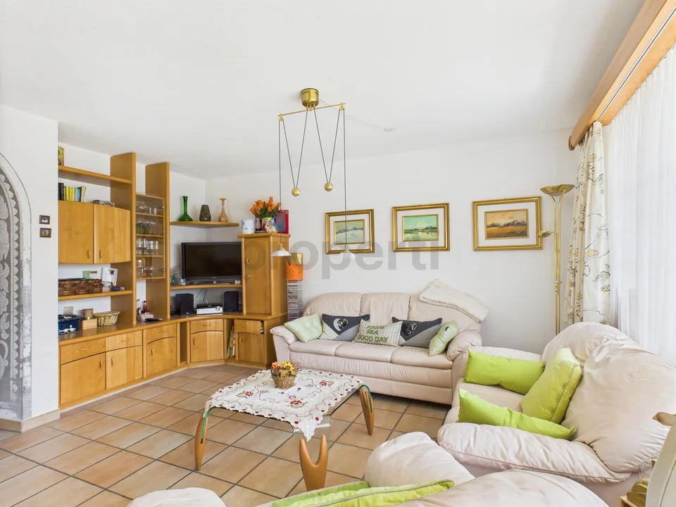 Willkommen in Valens! Zu verkaufen stilvolle 3.5 Zimmer Wohnung mit...