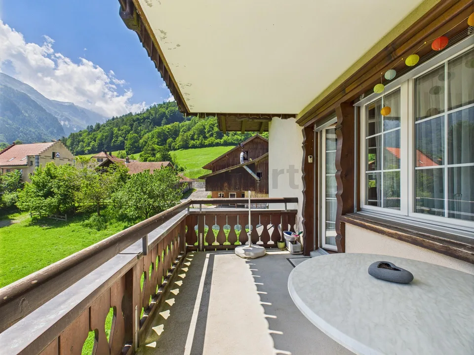 Willkommen in Valens! Zu verkaufen stilvolle 3.5 Zimmer Wohnung mit schönem Bergblick – Foto 9 von 14