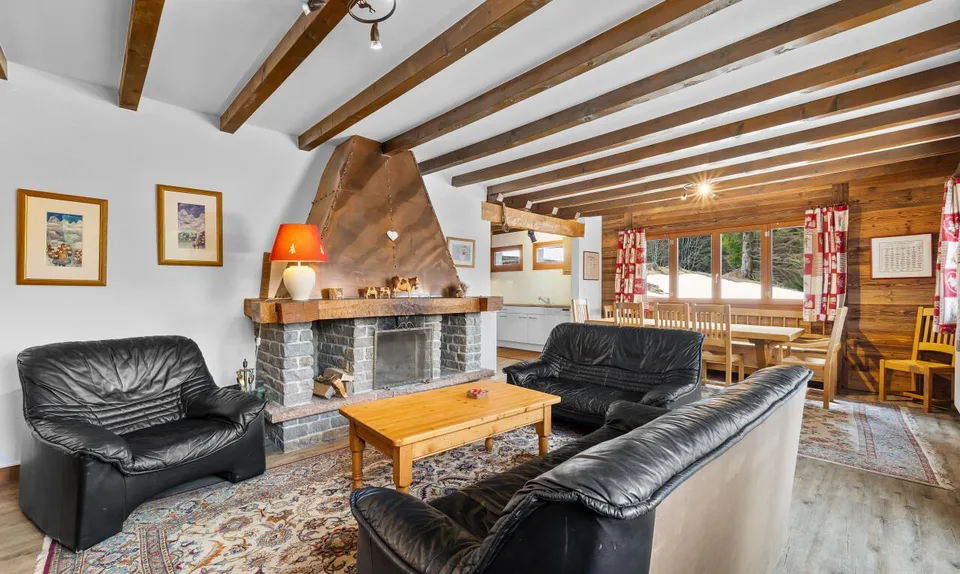 Exclusif : Superbe chalet de 5 chambres rénové récemment