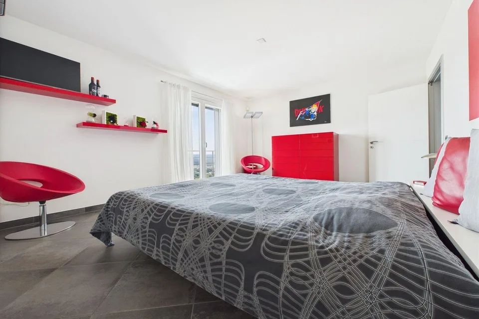Exklusive Traumvilla! Wo Panorama, moderne Eleganz und Design perfekt miteinander harmonieren – Foto 13 von 30