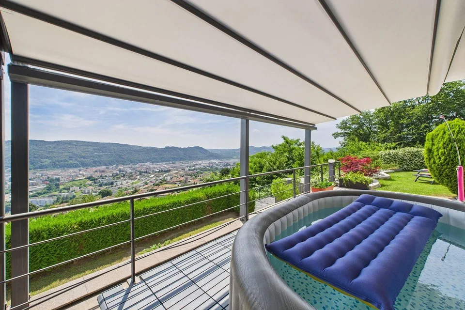 Exklusive Traumvilla! Wo Panorama, moderne Eleganz und Design perfekt miteinander harmonieren – Foto 28 von 30