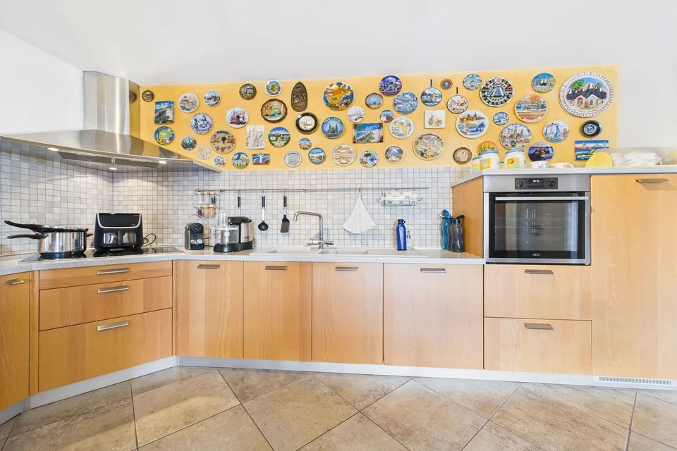 Exklusive Traumvilla! Wo Panorama, moderne Eleganz und Design perfekt miteinander harmonieren – Foto 21 von 30