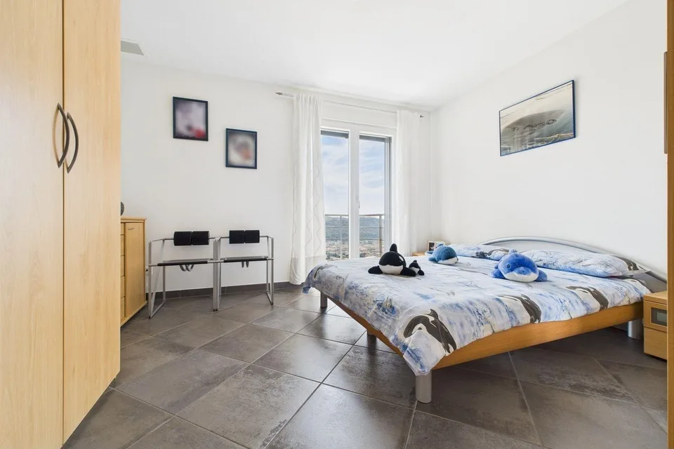 Exklusive Traumvilla! Wo Panorama, moderne Eleganz und Design perfekt miteinander harmonieren – Foto 14 von 30
