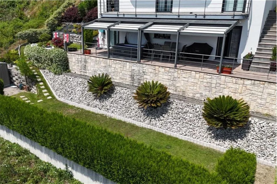 Exklusive Traumvilla! Wo Panorama, moderne Eleganz und Design perfekt miteinander harmonieren – Foto 29 von 30