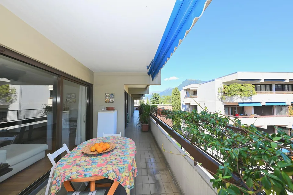 Spazioso Appartamento con Grande Terrazza in Posizione Centrale – photo 8 sur 16