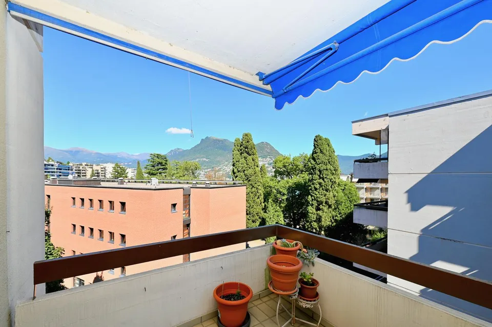 Spazioso Appartamento con Grande Terrazza in Posizione Centrale – photo 11 sur 16