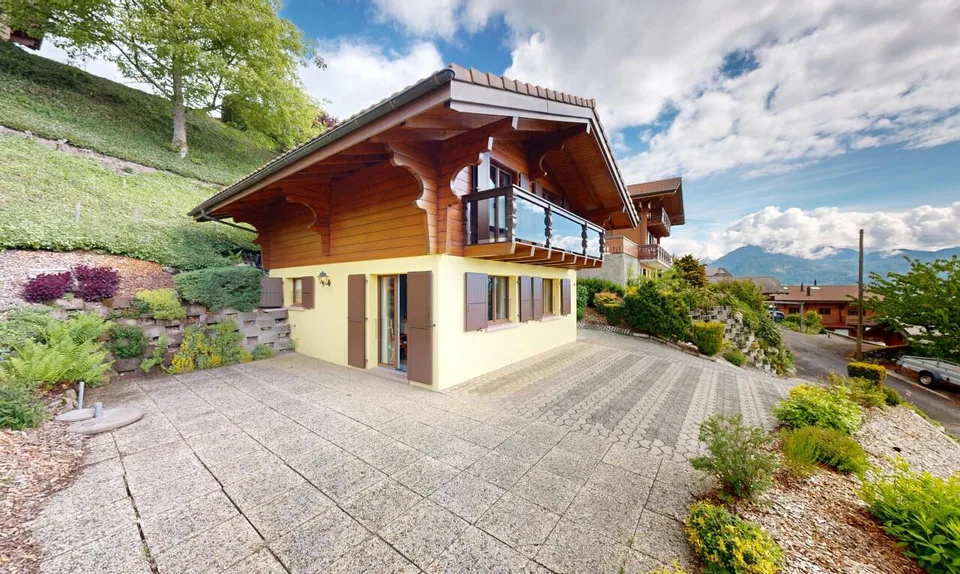 Esclusivo: affascinante chalet di 3 camere in ottimo stato