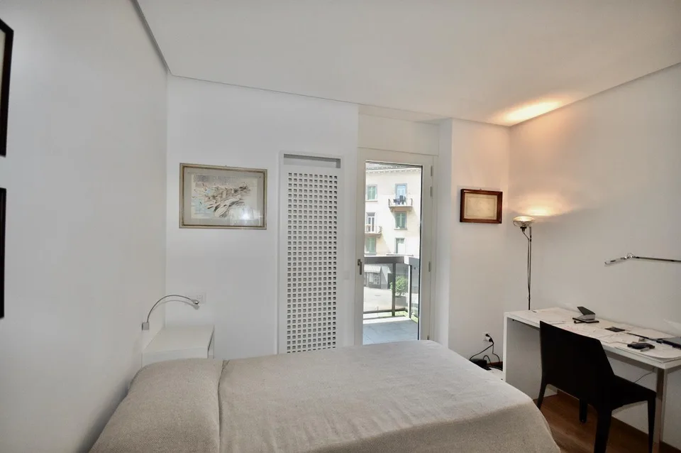 Appartamento di Lusso Vista Lago di Lugano Prima Linea a Paradiso – Foto 11 von 24