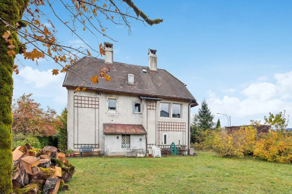 Una casa di carattere con volumi generosi, pronta a scrivere una nuova storia – foto 9 di 12