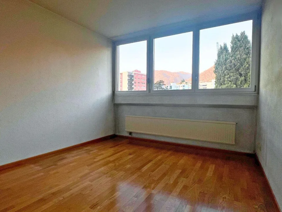 Wohnung im letzten Stock mit 5 Zimmern und Balkon – Foto 10 von 14