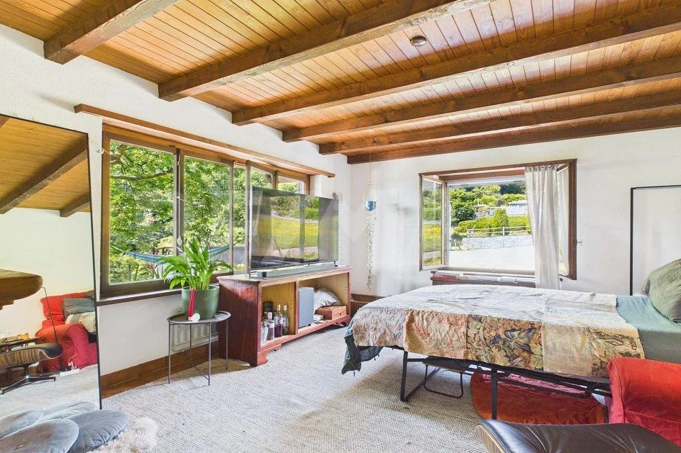 Rustico con giardino, bosco privato e vista sulla Valle del Ticino