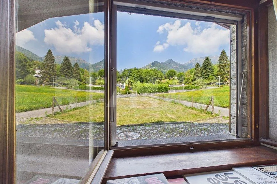 Rustico con giardino, bosco privato e vista sulla Valle del Ticino