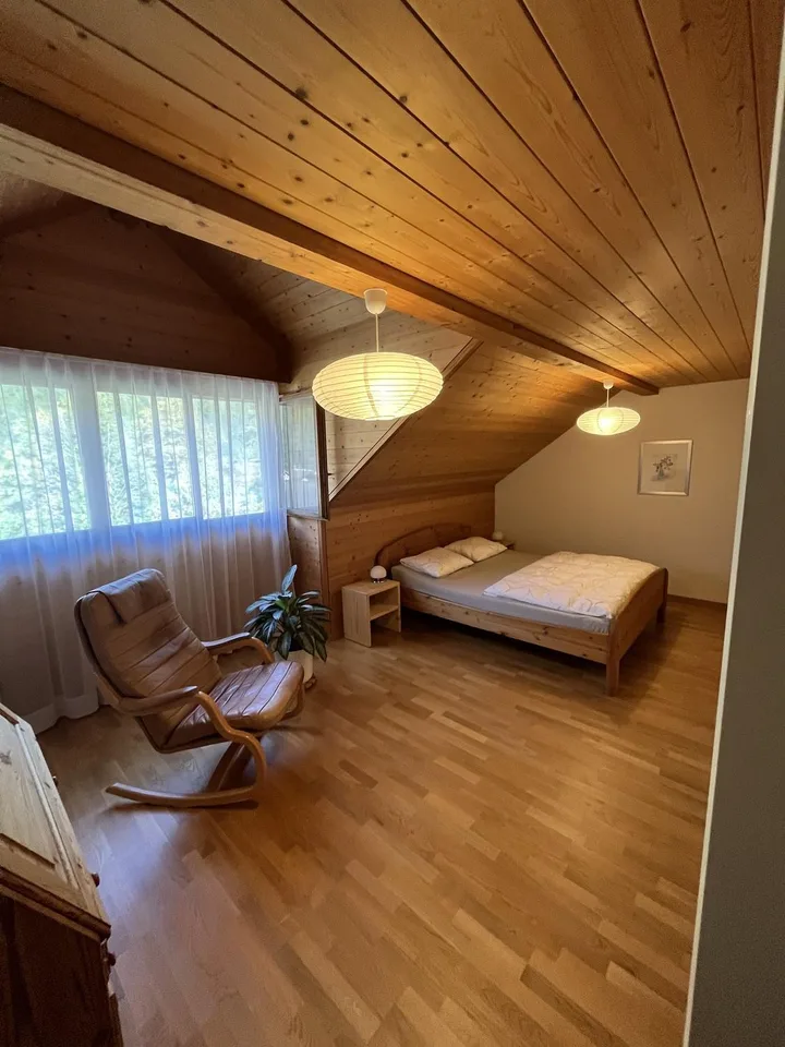 Charmante 3.5-Zimmer-Dachwohnung im 4. Obergeschoss in Meiringen