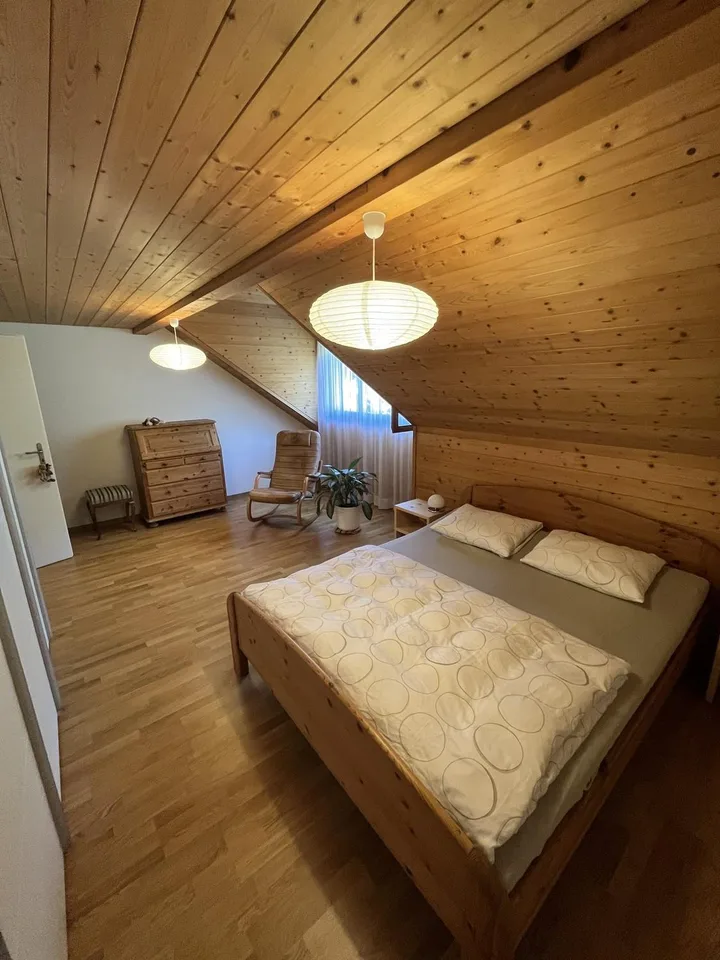 Charmante 3.5-Zimmer-Dachwohnung im 4. Obergeschoss in Meiringen