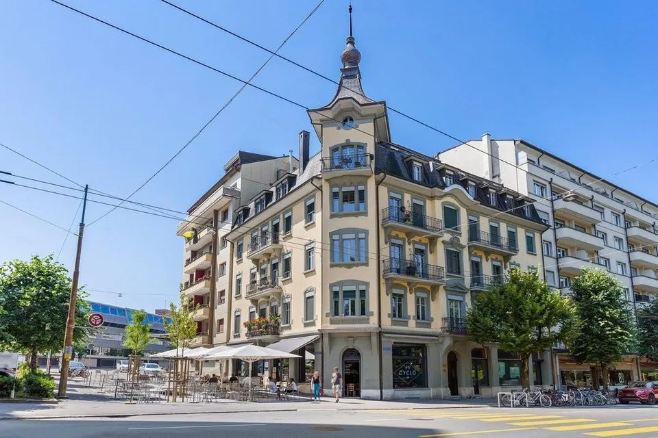 Appartement rénové de 3 pièces au 5ème étage