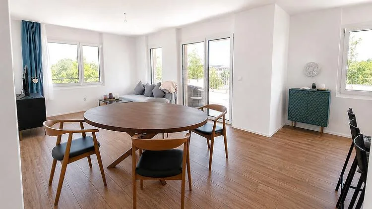 3½ ZIMMER-ATTIKAWOHNUNG IN WEINFELDEN (TG), MÖBLIERT, TEMPORÄR