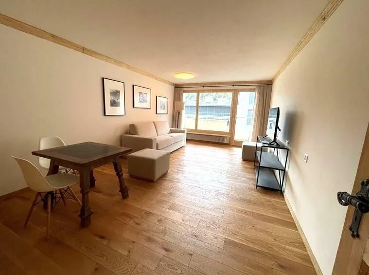 Wohnung mit Seesicht mitten in St. Moritz