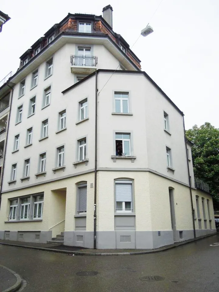 Schöne Dachwohnung in Zentrumsnähe!