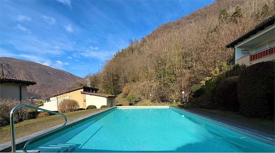 Morcote, Splendido appartamento di 2,5 locali con piscina e accesso al