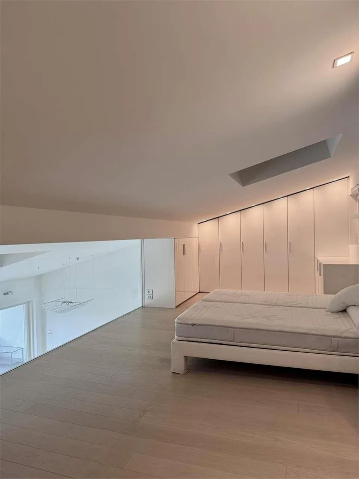 Morcote, Prachtvolle 2,5-Zimmer-Wohnung mit Pool und Zugang zum See – Foto 9 von 13