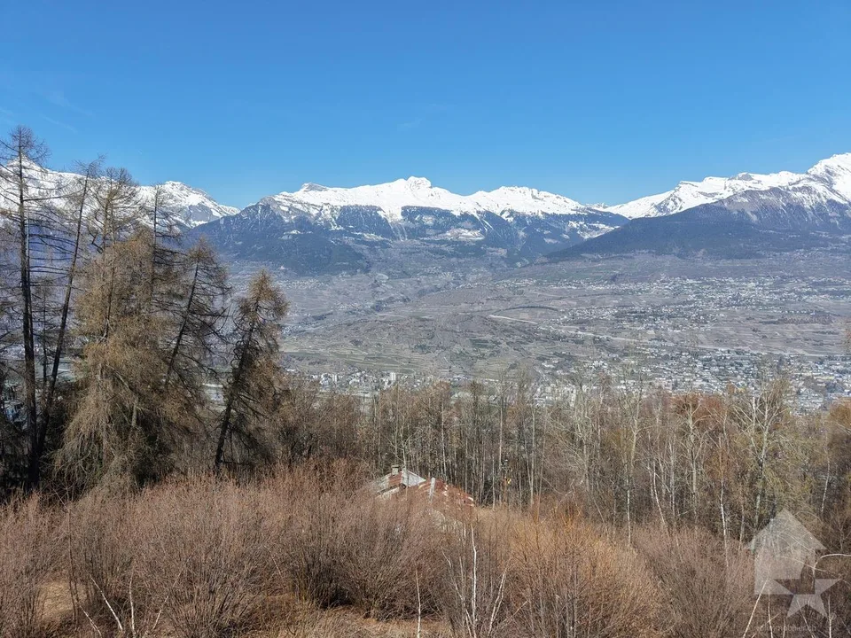 Magnifique chalet sur plan (permis en force)