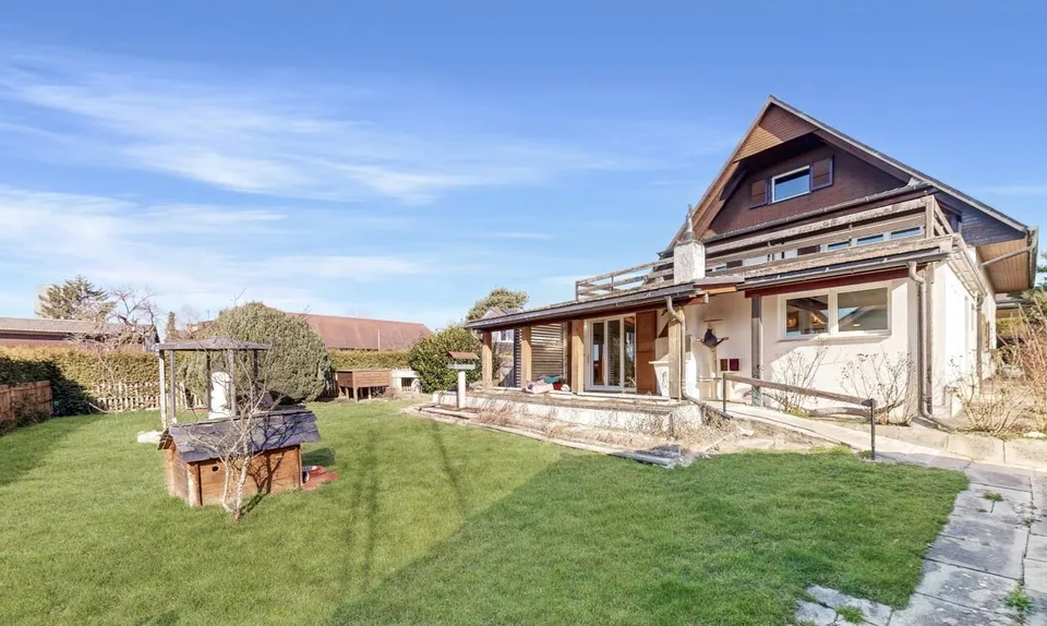 Villa individuelle rénovée avec rooftop et vue dégagée