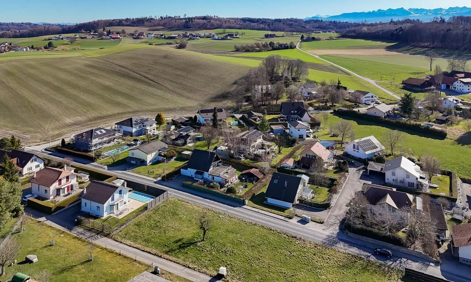 Villa individuelle rénovée avec rooftop et vue dégagée