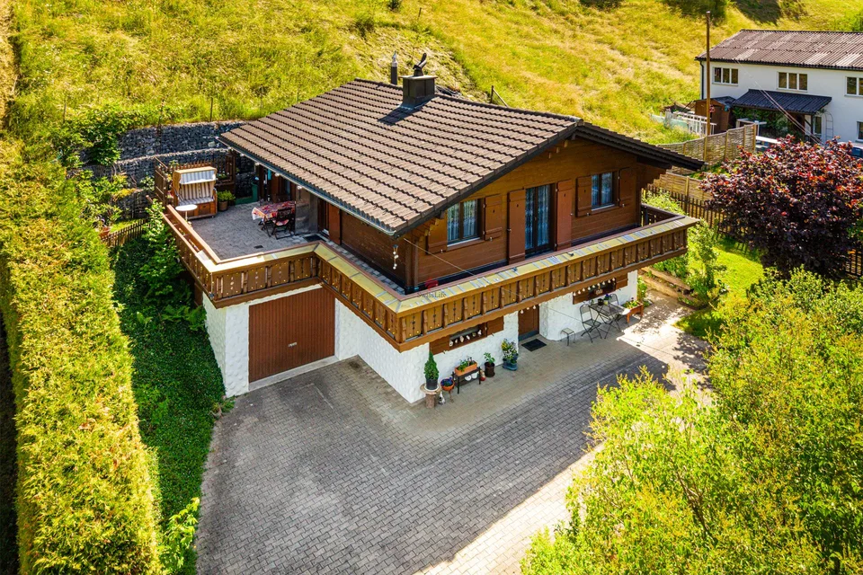 Ritiro nel verde - Chalet affascinante con molto spazio